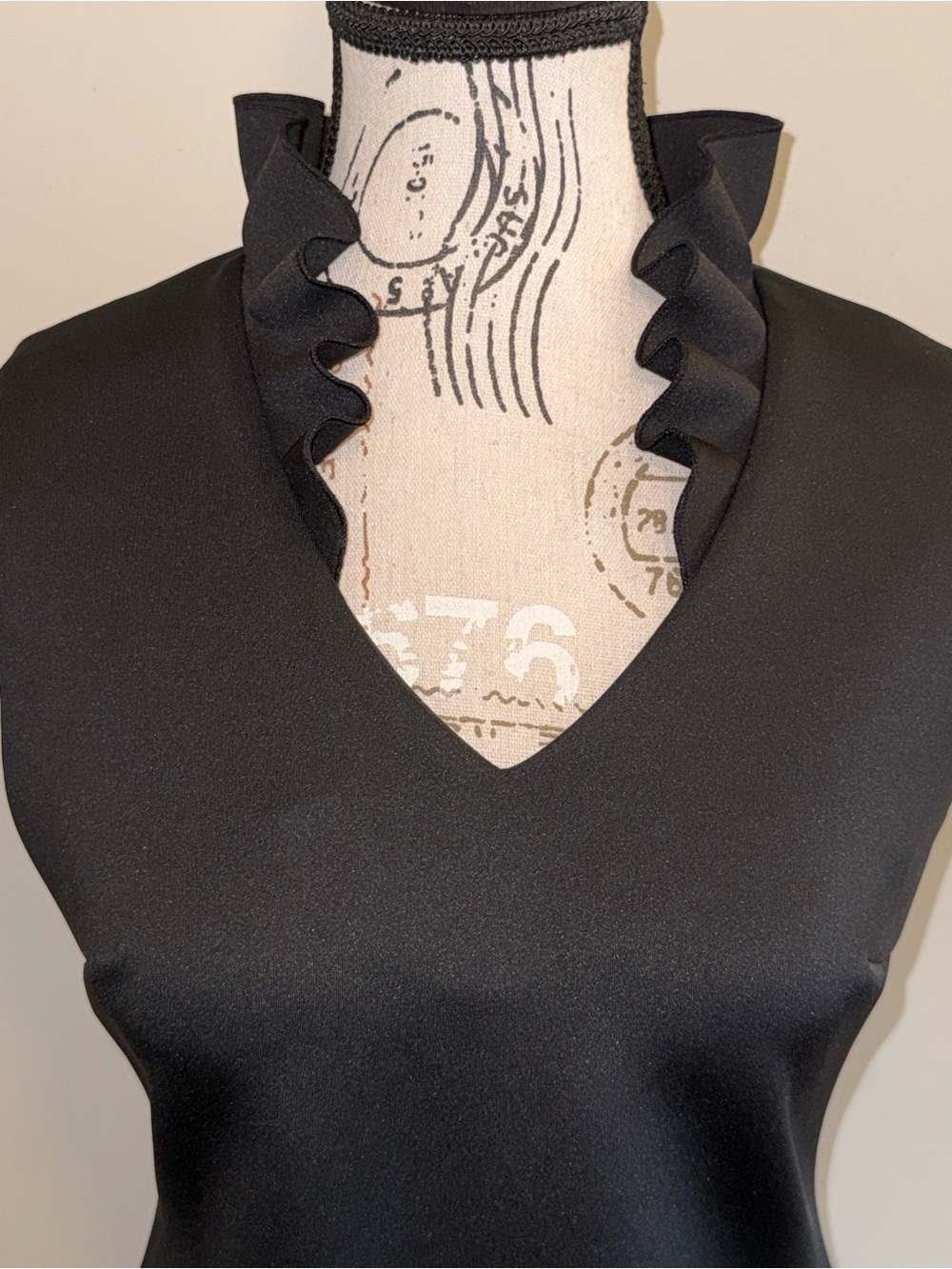 NWT Calvin Klein Black Sleeveless V-Neck Midi Dress with Ruffle Collar - Size 4 - Picture 4 of 10